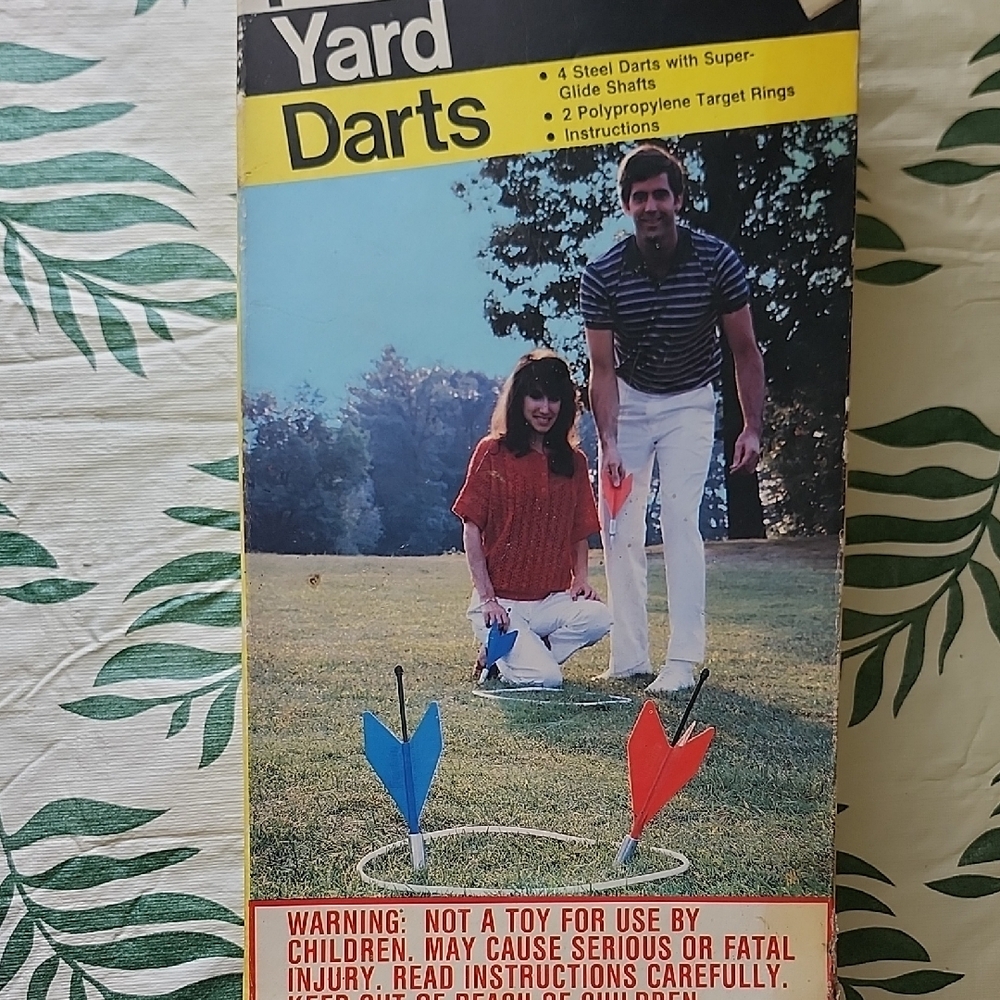 Franklin Yard Darts Set - Red and Blue - Picture 2 of 6